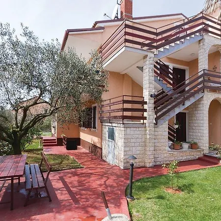 Awesome In Novigrad With Kitchen