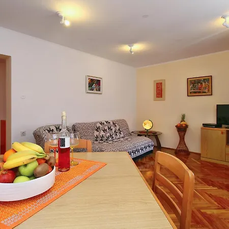 Awesome In Novigrad With Kitchen Apartman Novigrad Istria