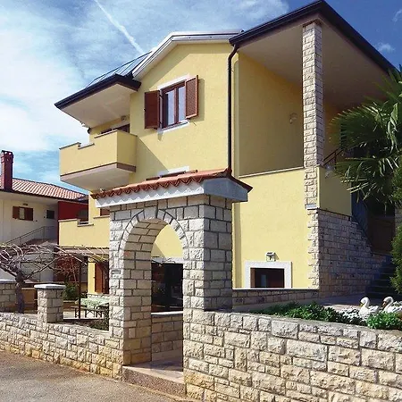 2 Bedroom Lovely In Novigrad