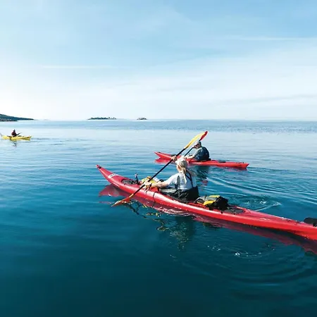 Appartamento 2 Bedroom Lovely In Novigrad