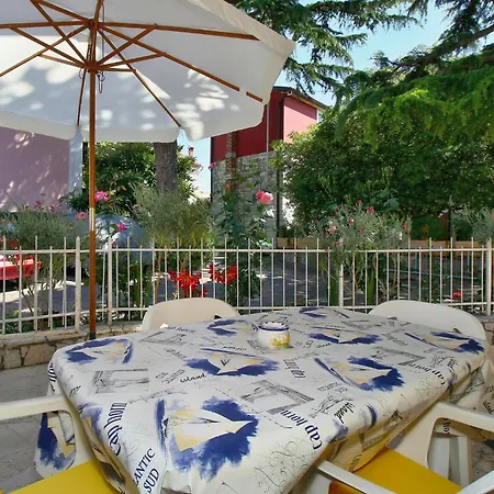 Appartamento 2 Bedroom Lovely In Novigrad *