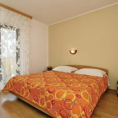 Appartamento 2 Bedroom Lovely In Novigrad